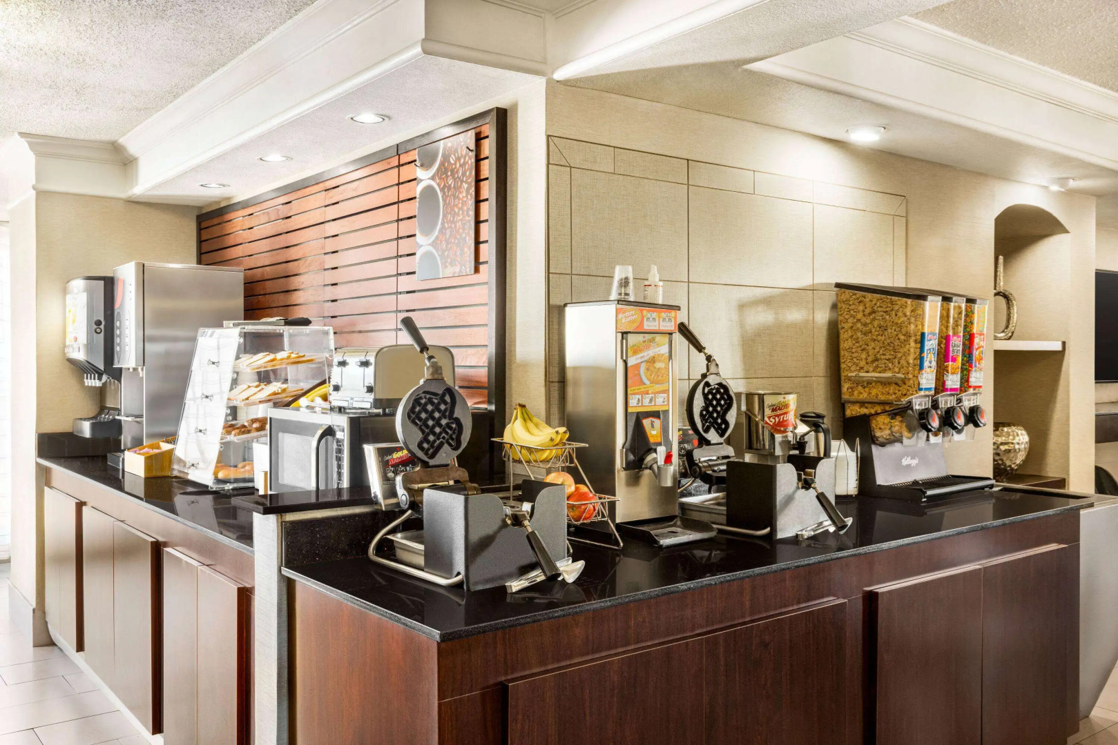 La Quinta Inn by Wyndham San Antonio I-35 N at Toepperwein