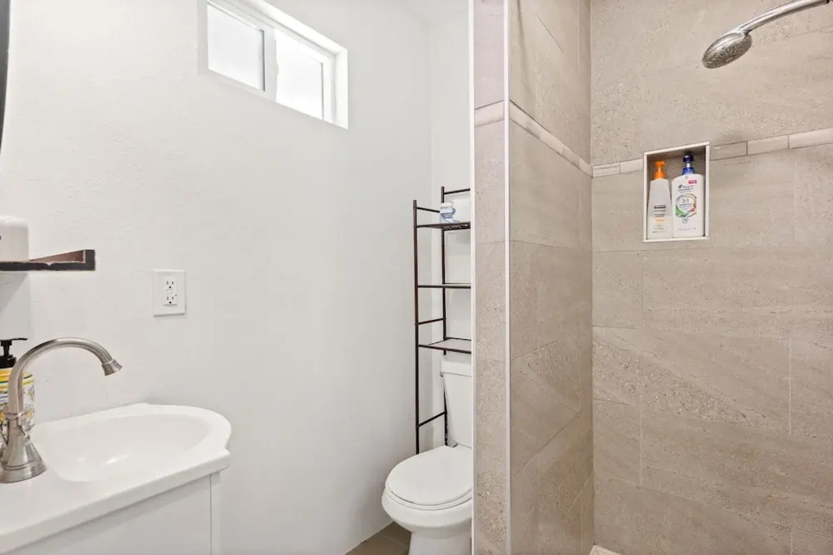 Spacious Family Friendly House in Central Location