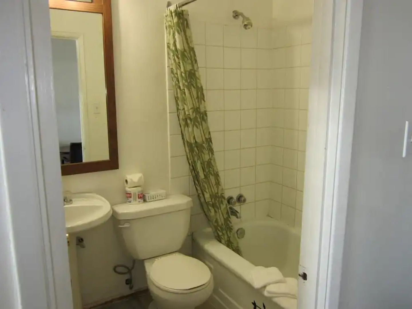 Chetwynd Court Motel