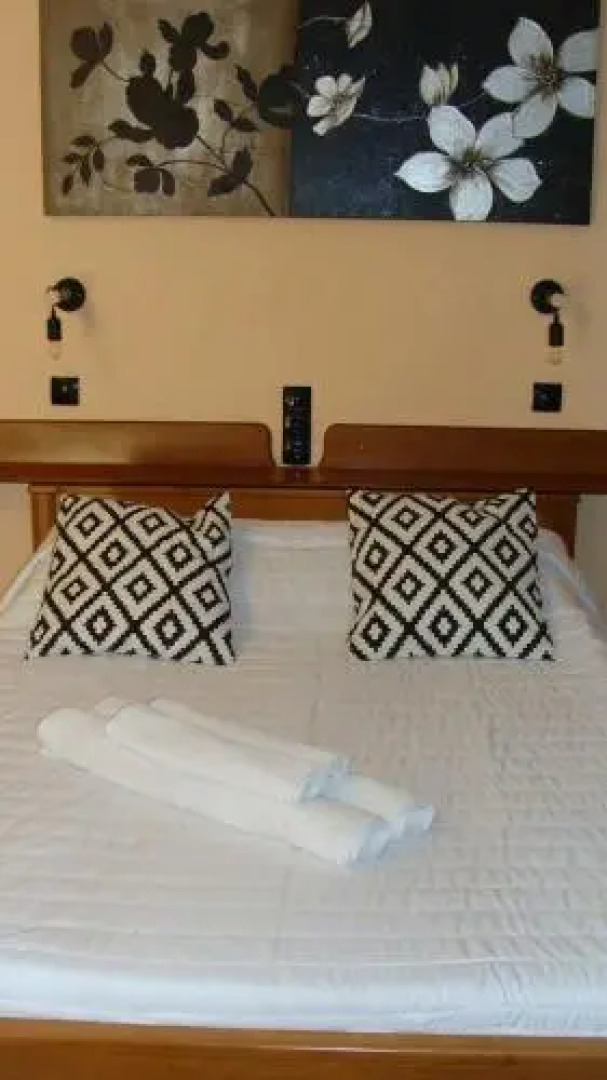 Captain Georges Apartments