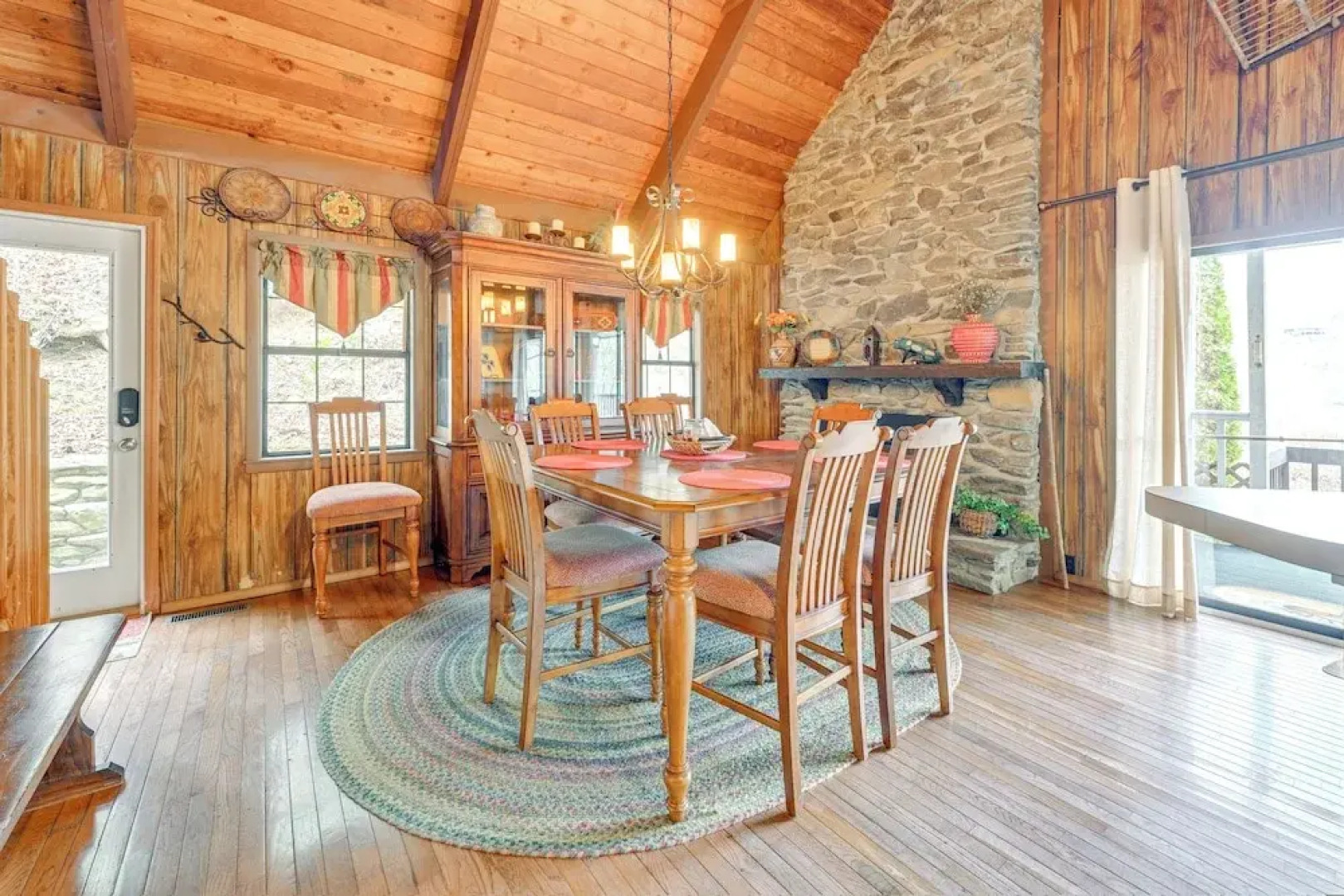 Mtn-view Home w/ Deck, Fire Pit & BBQ in Almond