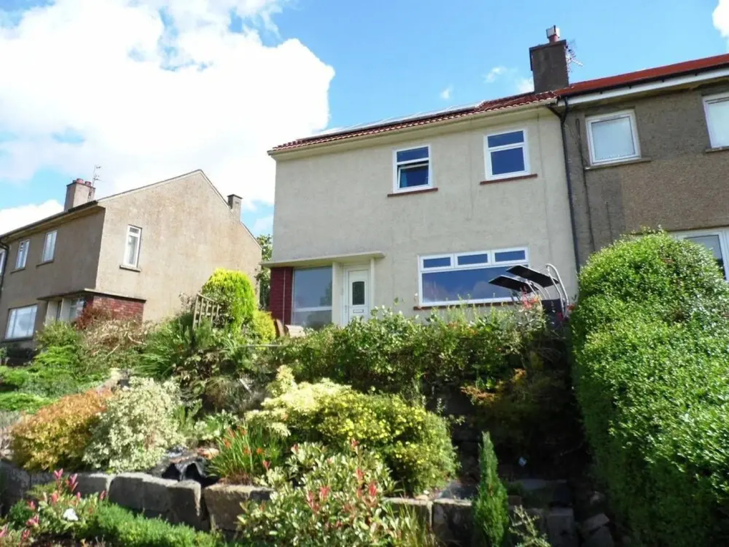 Near GLA Airport - Ideal hub for Paisley & Glasgow