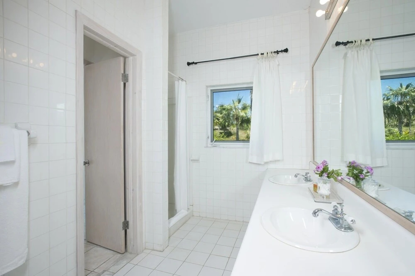 La Bougainvillea Estate 12 Bedroom Duplex