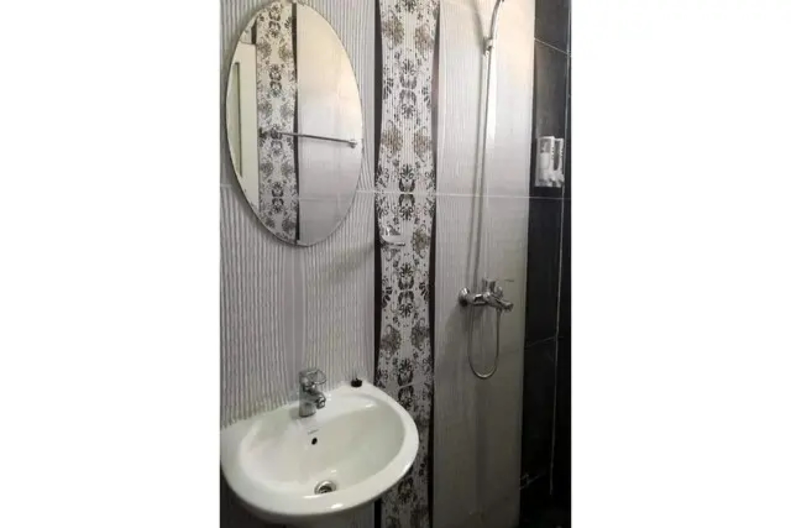 OYO 157 Dream Barka Hotel