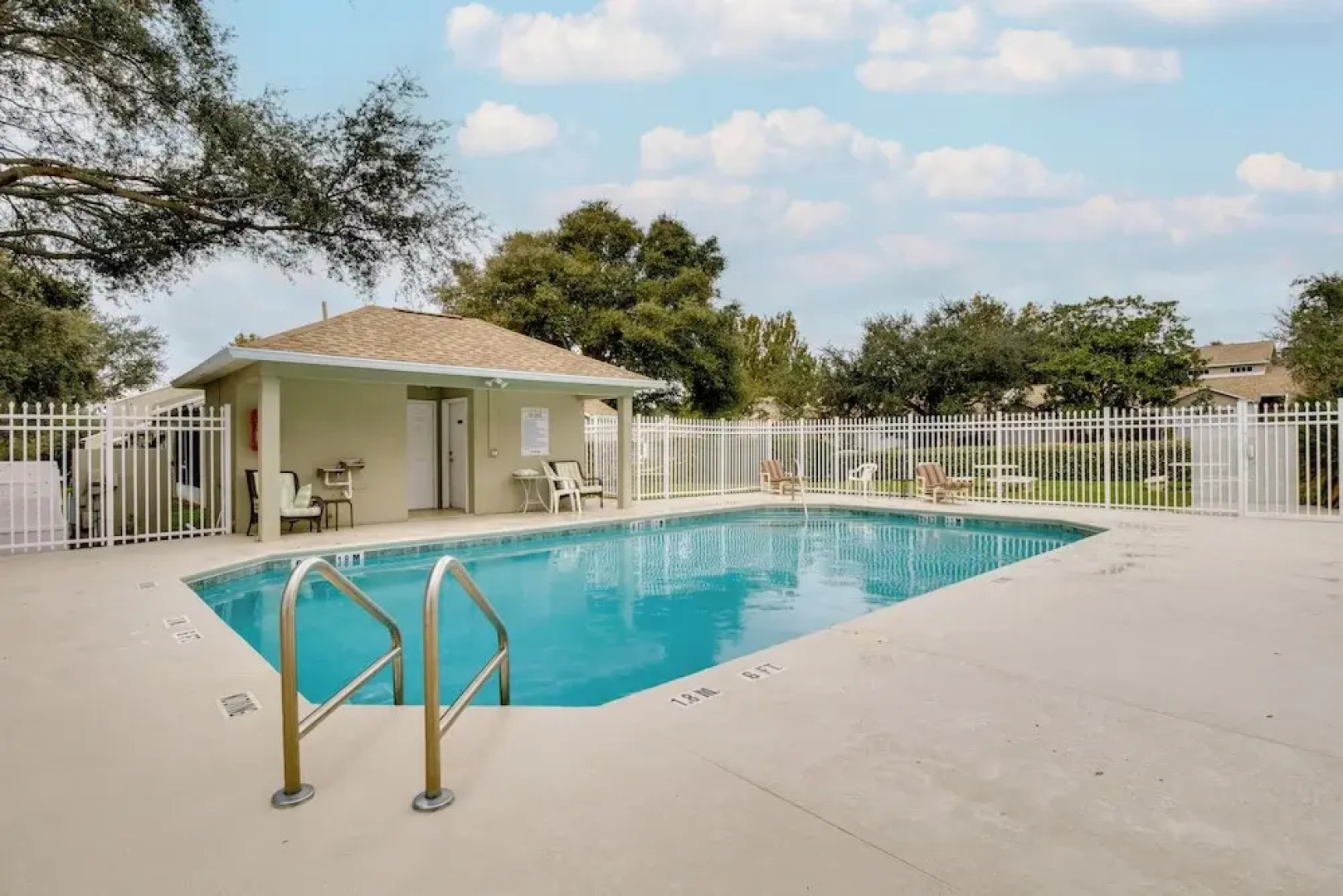 20 Mi to Disney: Condo w/ Pool Access in Clermont!