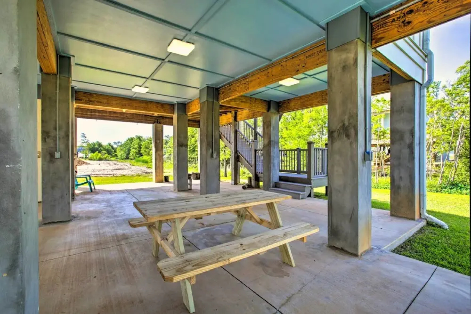 Waveland Abode w/ Patio, Walk to Beach!