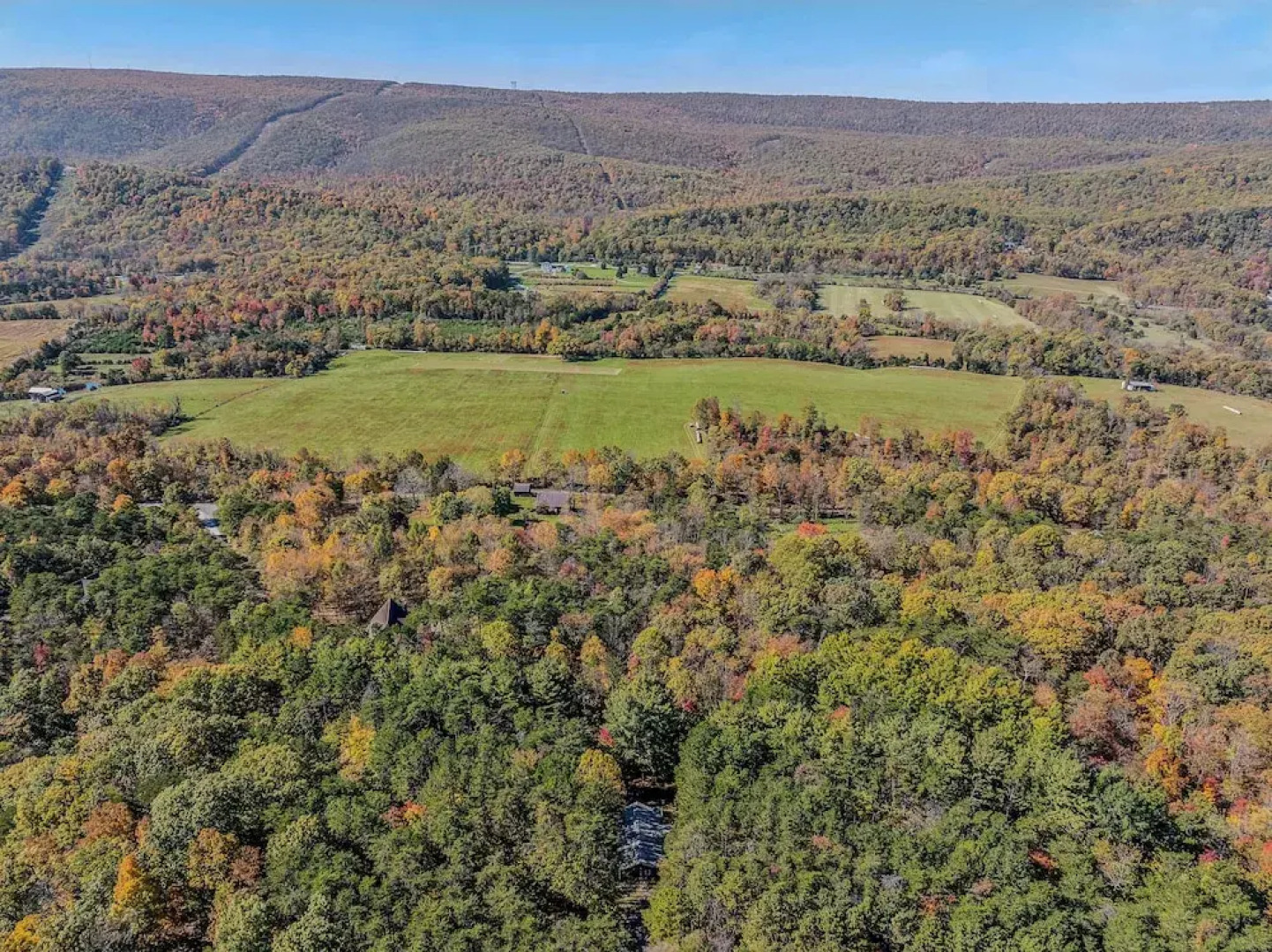 Mountain View Hideaway- A Fun Time Away!