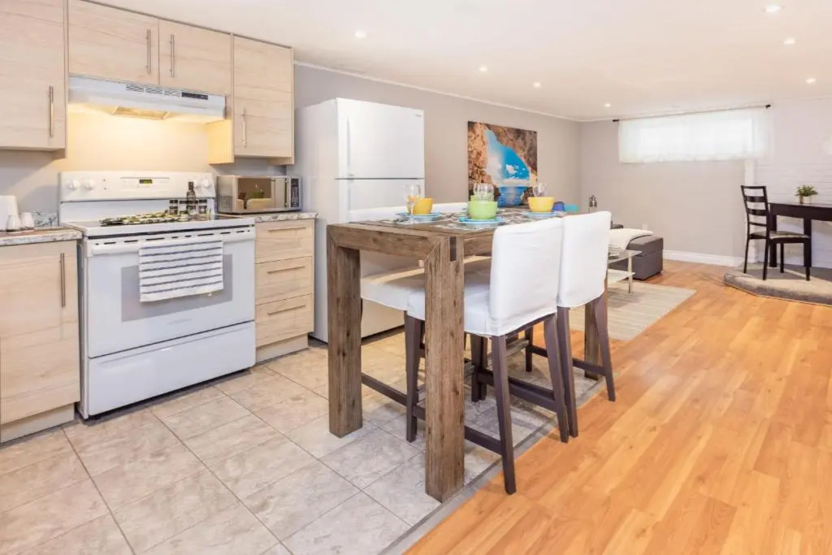 1BR Apartment w King Bed Near Downtown Ottawa