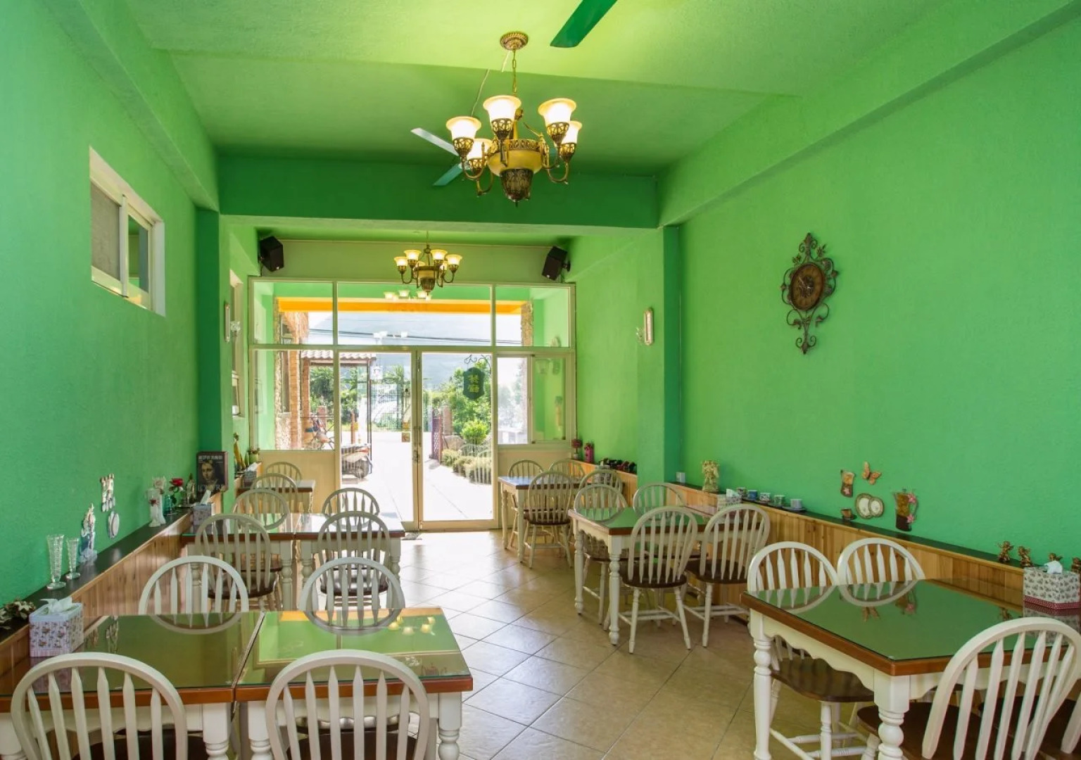 The Anderson Manor Hotel