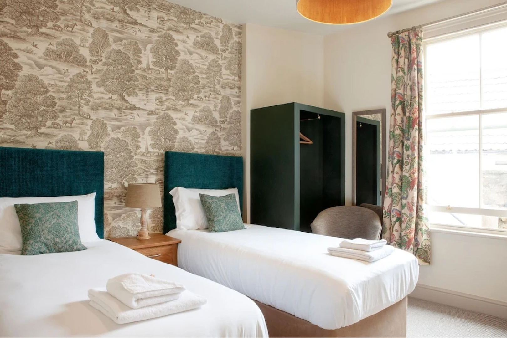 The Kings Arms Hotel - Inn