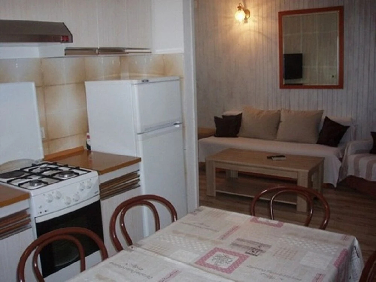 Mir - Free Parking - A5