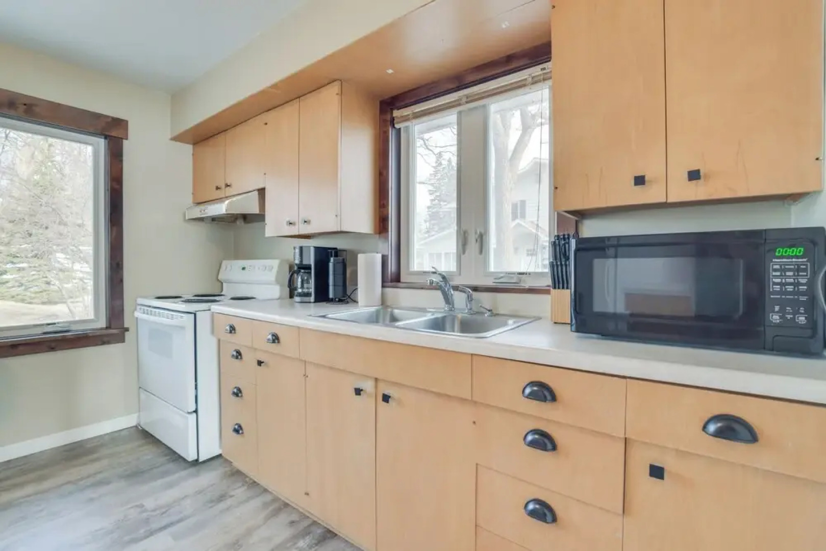 Fire Pit, Waterfront + Boat Dock: Detroit Lake Gem