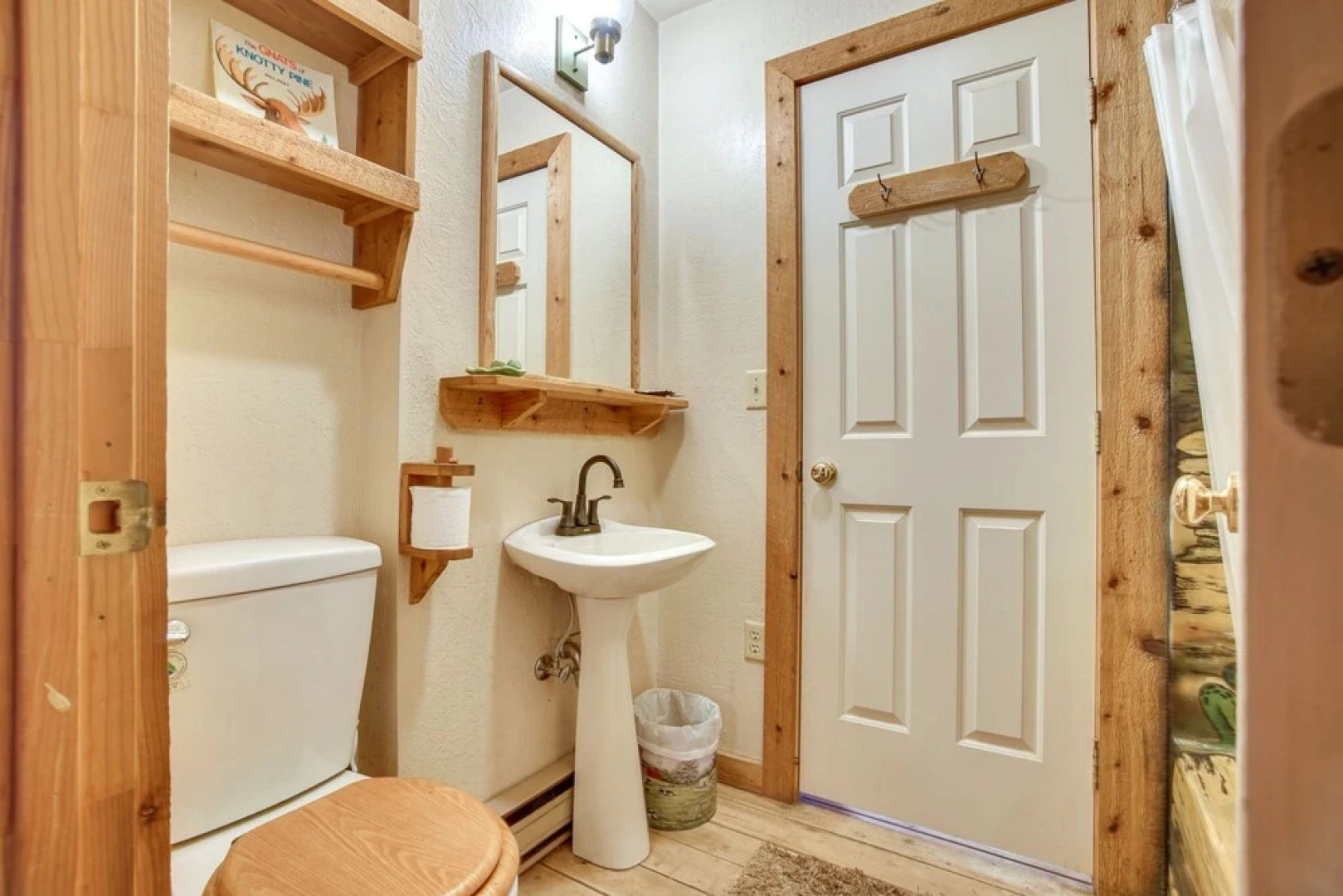 Tree-lined Mccall Cabin: Walk to Payette River!