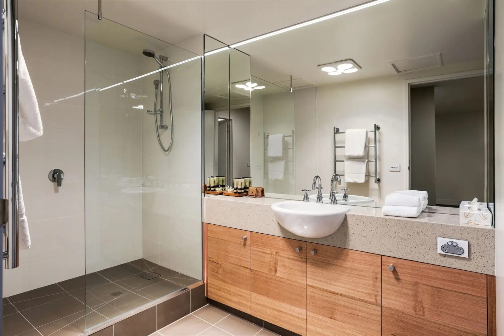 The Old Woolstore Apartment Hotel