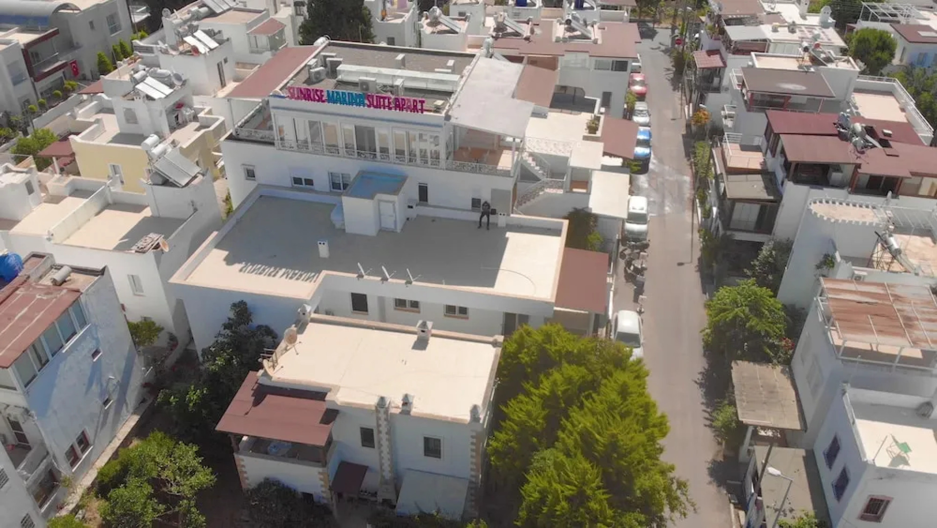 Sunrise Marina Suit Apart