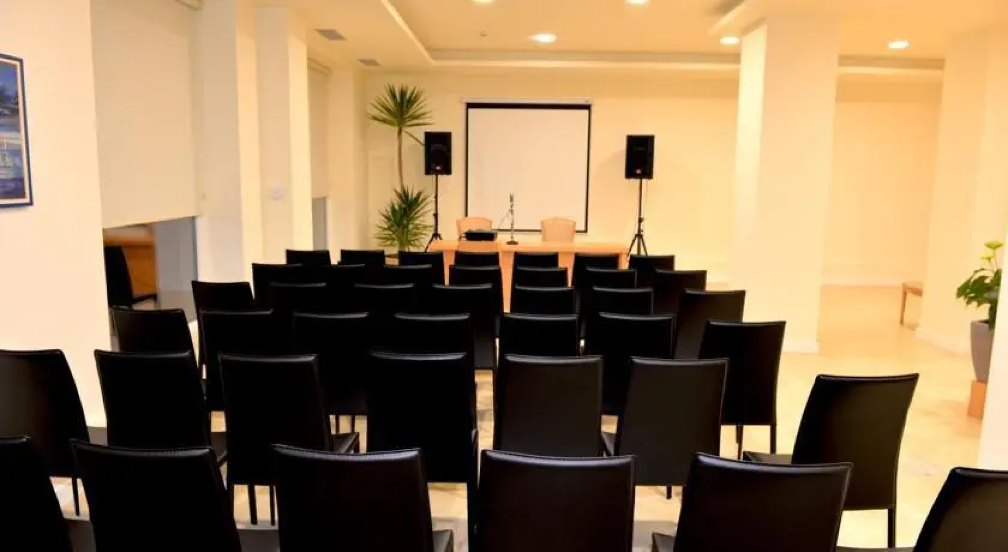 Grand White City Hotel