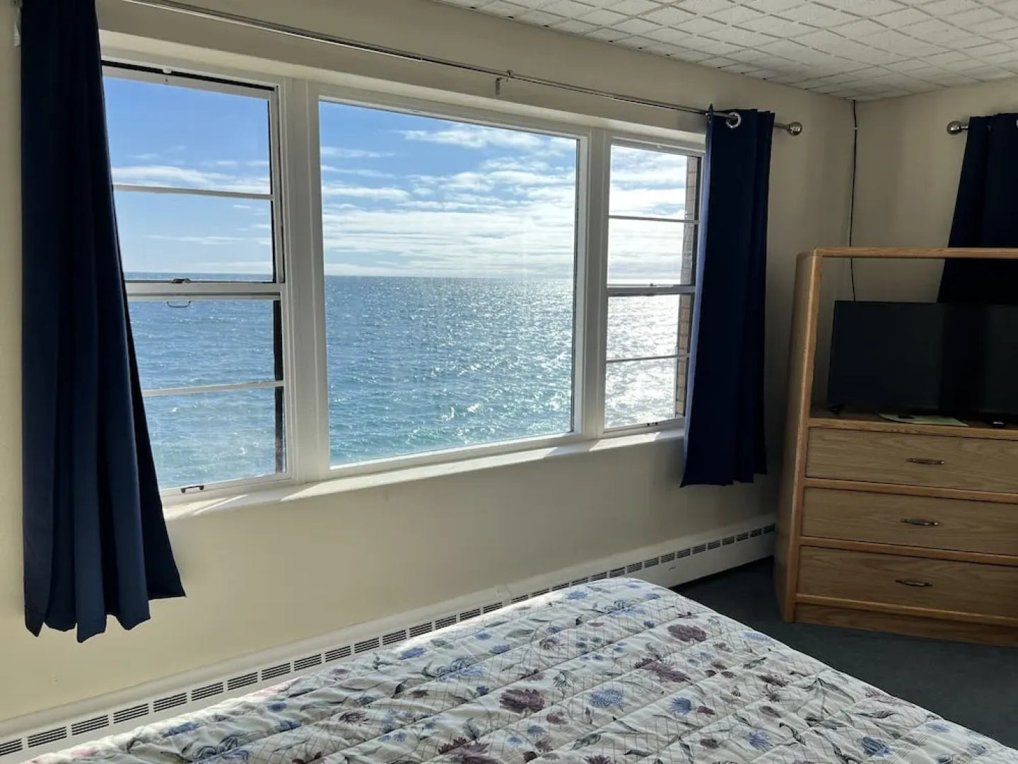 The Shoreline Inn