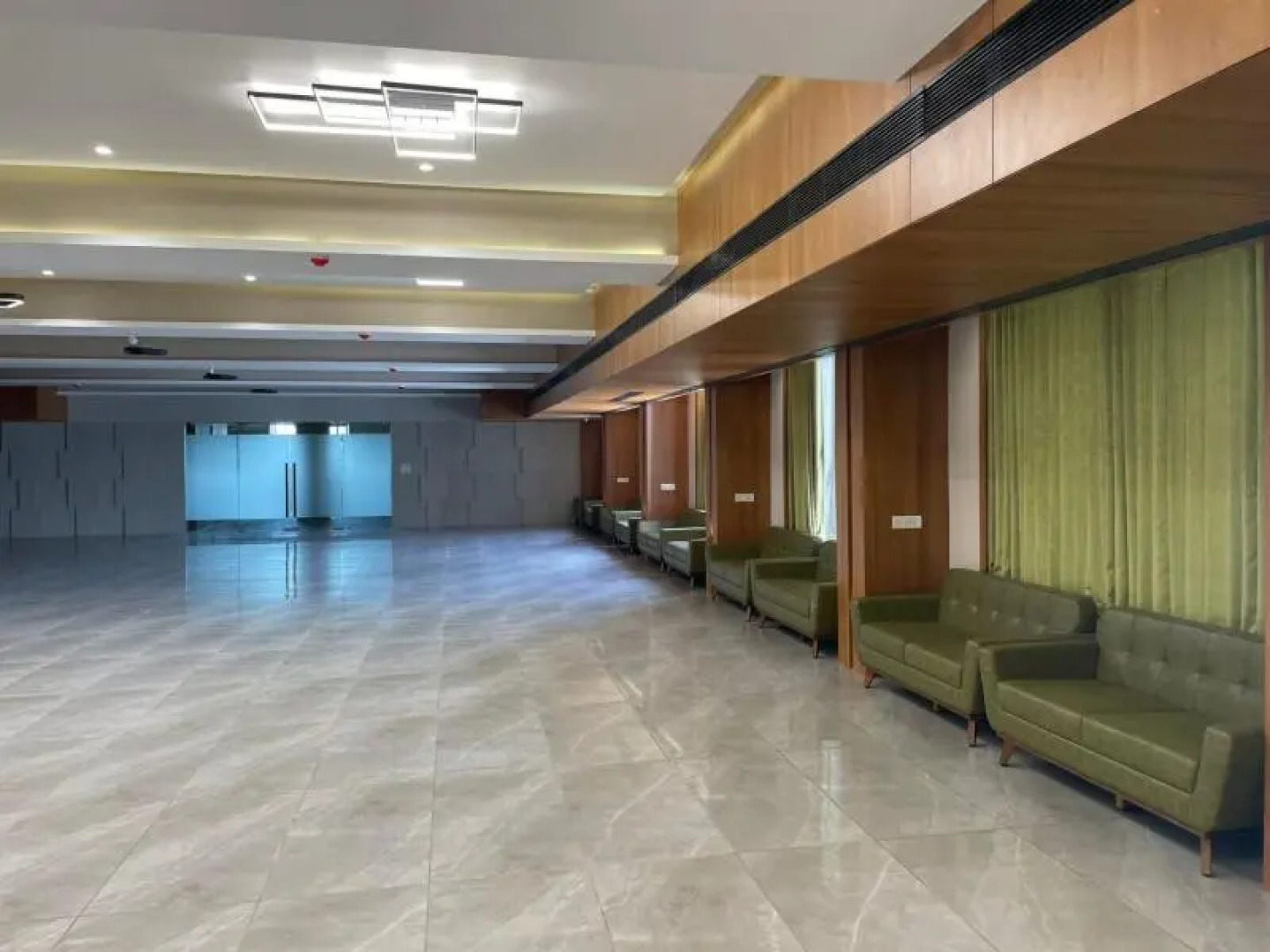 Hotel Maple Tree Inn