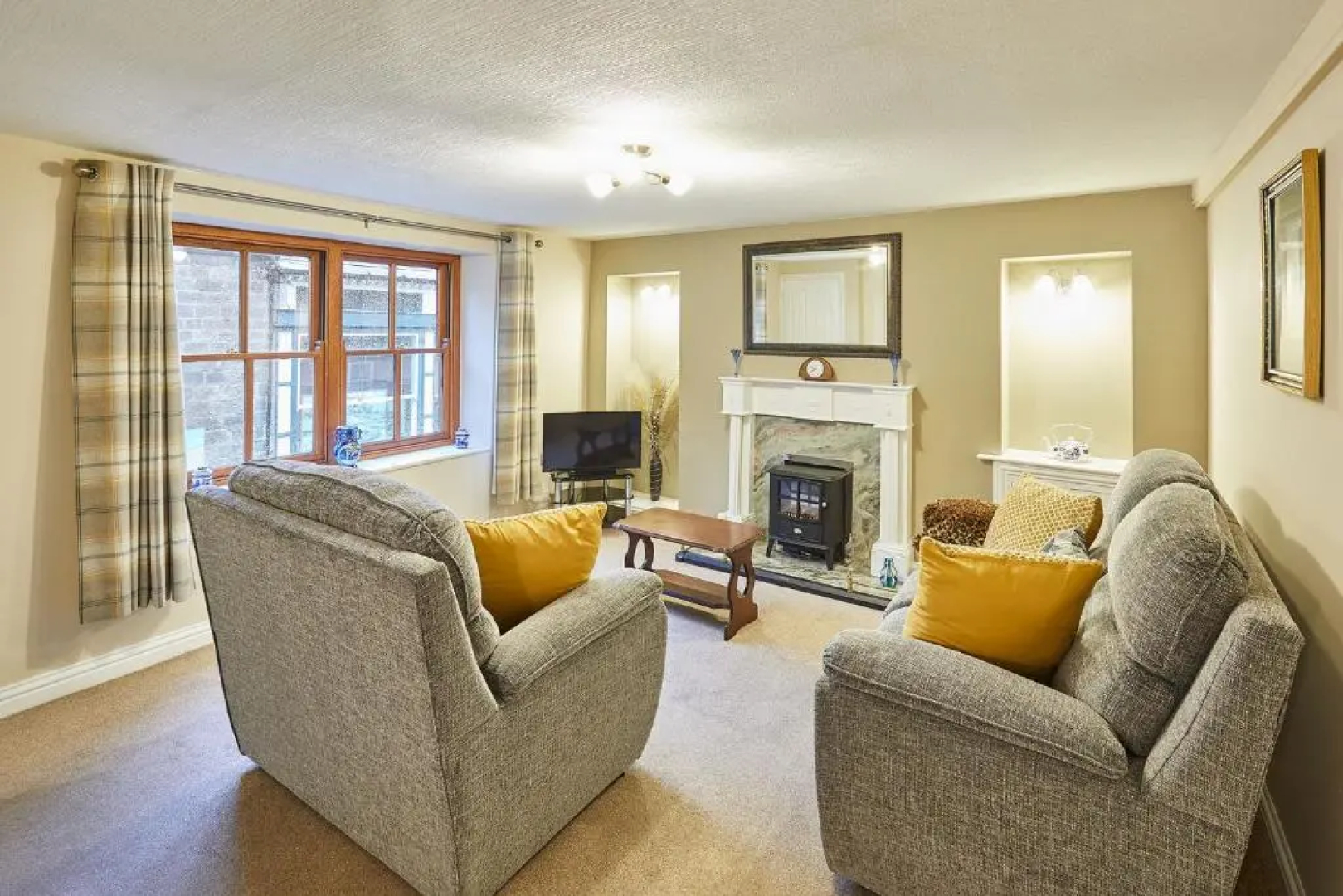 Host Stay Lavender Cottage