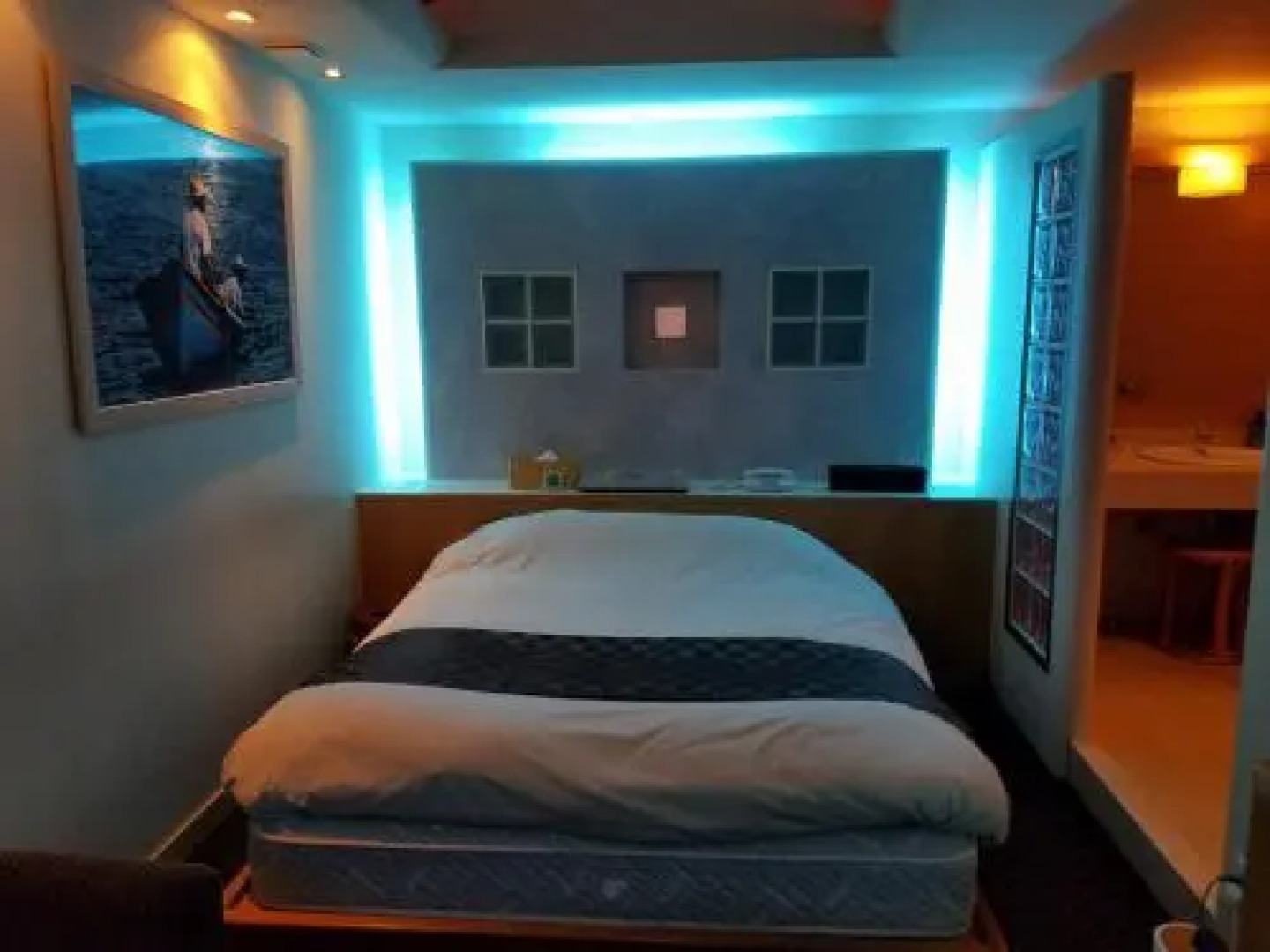 Hotel Y (Adult Only)