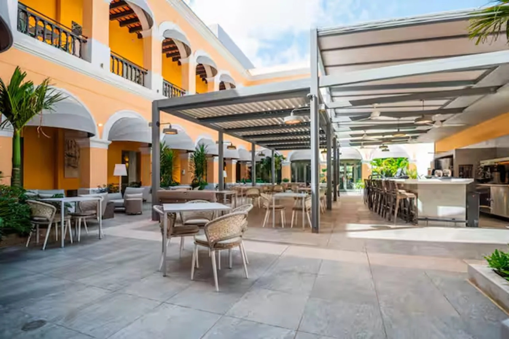 Palacio Provincial San Juan, Curio Collection by Hilton