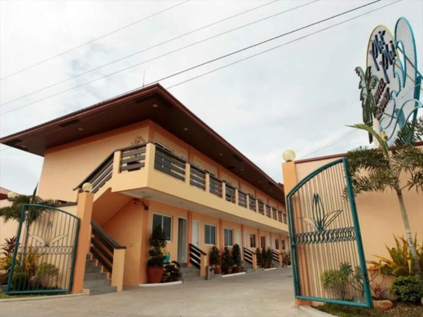 Phi-Phi Beach Hotel and Island Resort