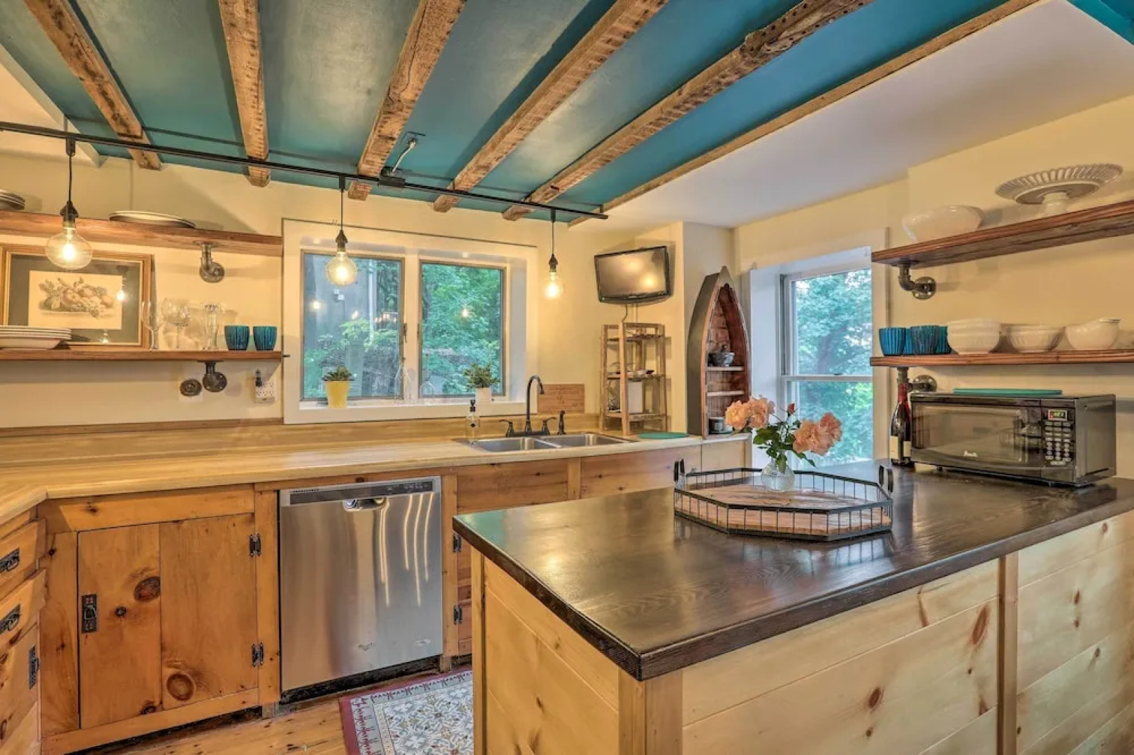 Historic Home in Lambertville: Walk to Bridge