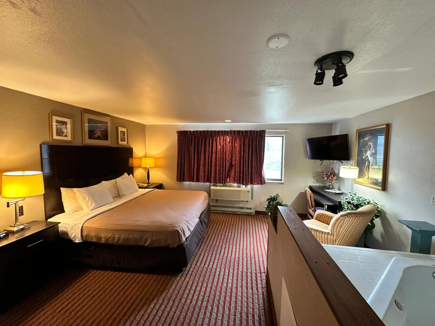Rodeway Inn & Suites Madison East
