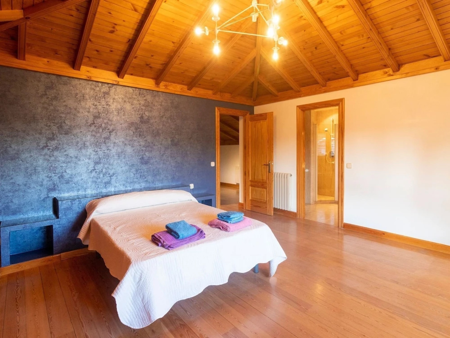 Fascinating Holiday Home in Villacañas With Swimming Pool