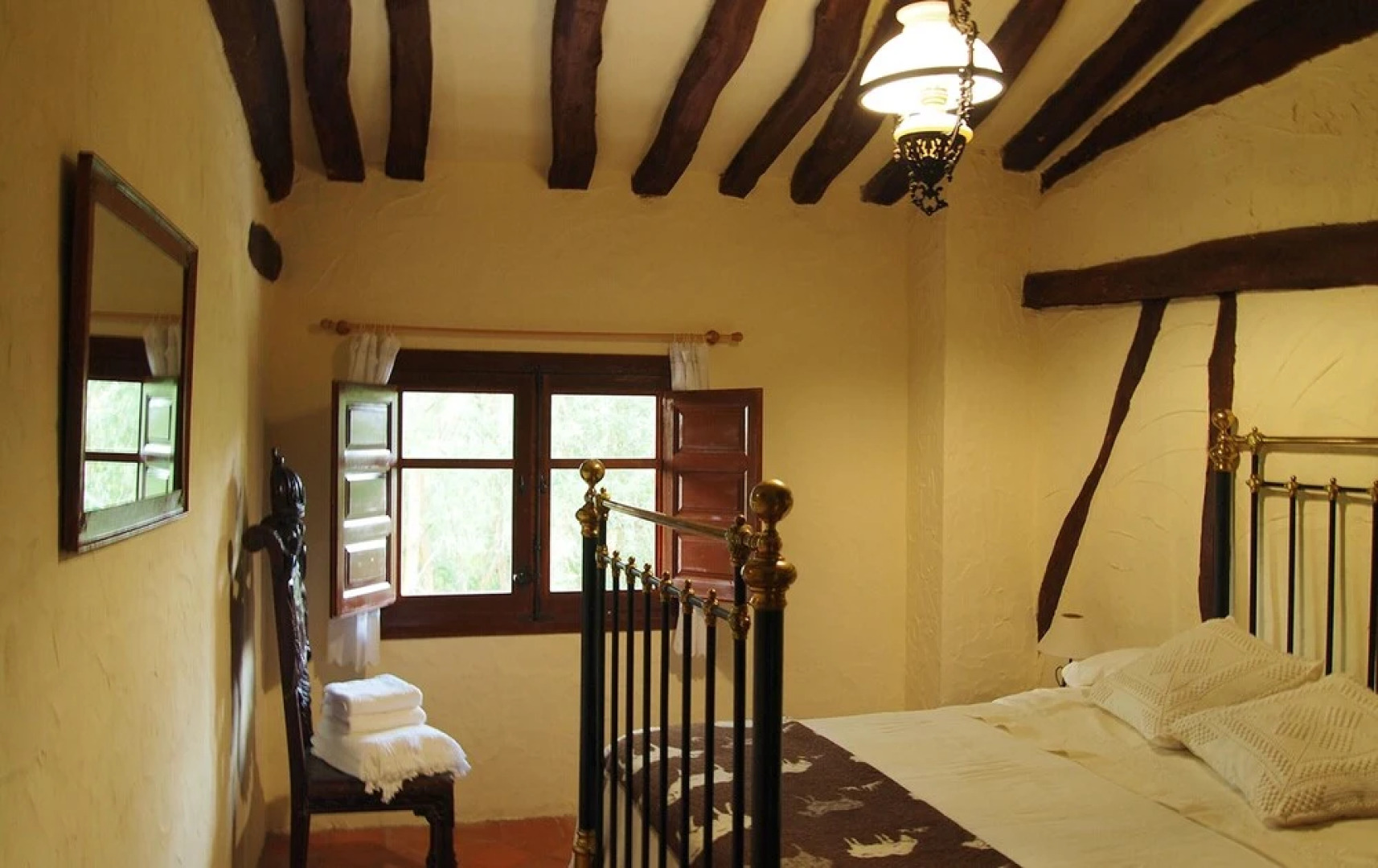 House With 4 Bedrooms in Villasur de Herreros, With Wonderful Lake View, Furnished Garden and Wifi