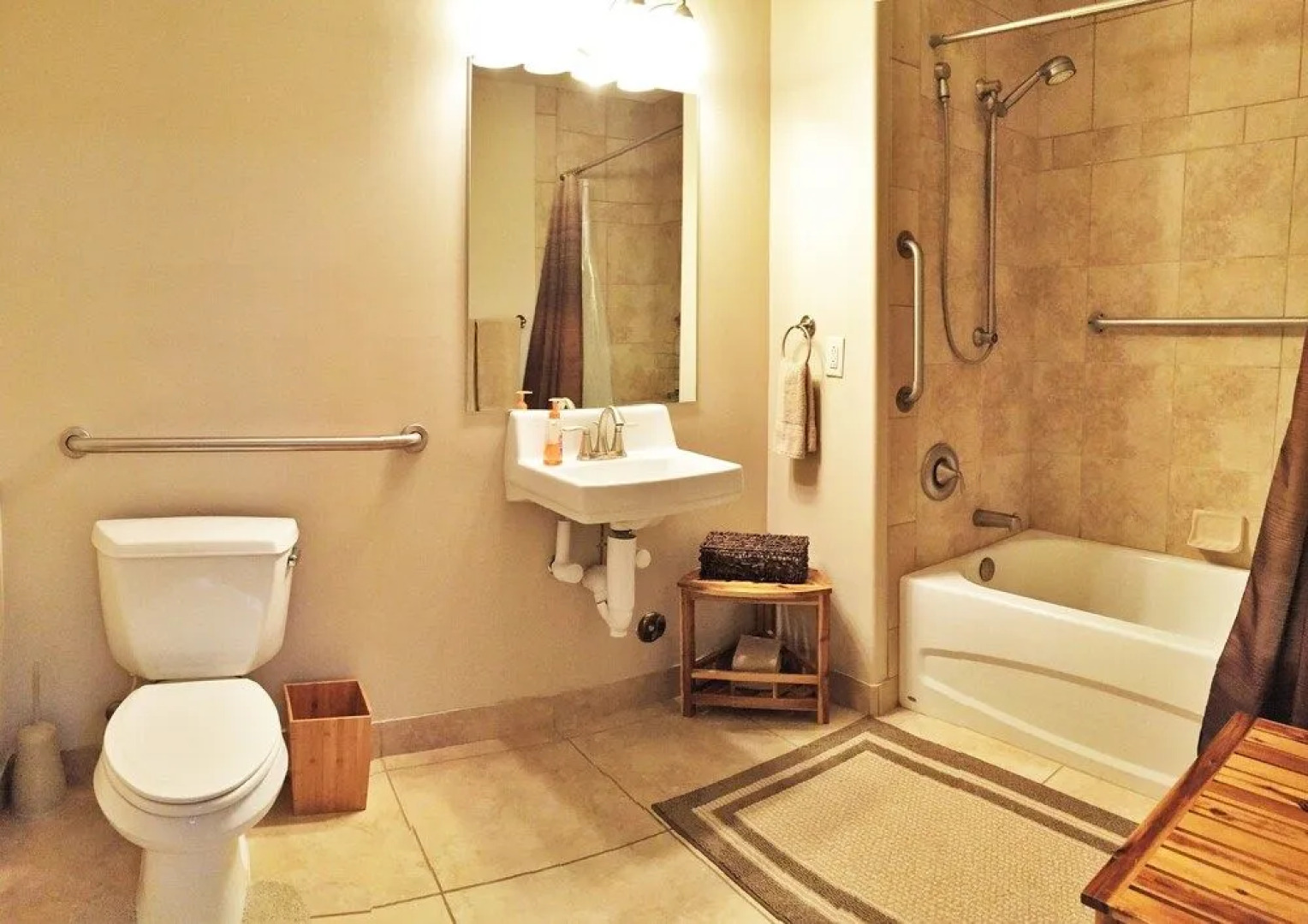 Downtown Luxury Condo at Citifront