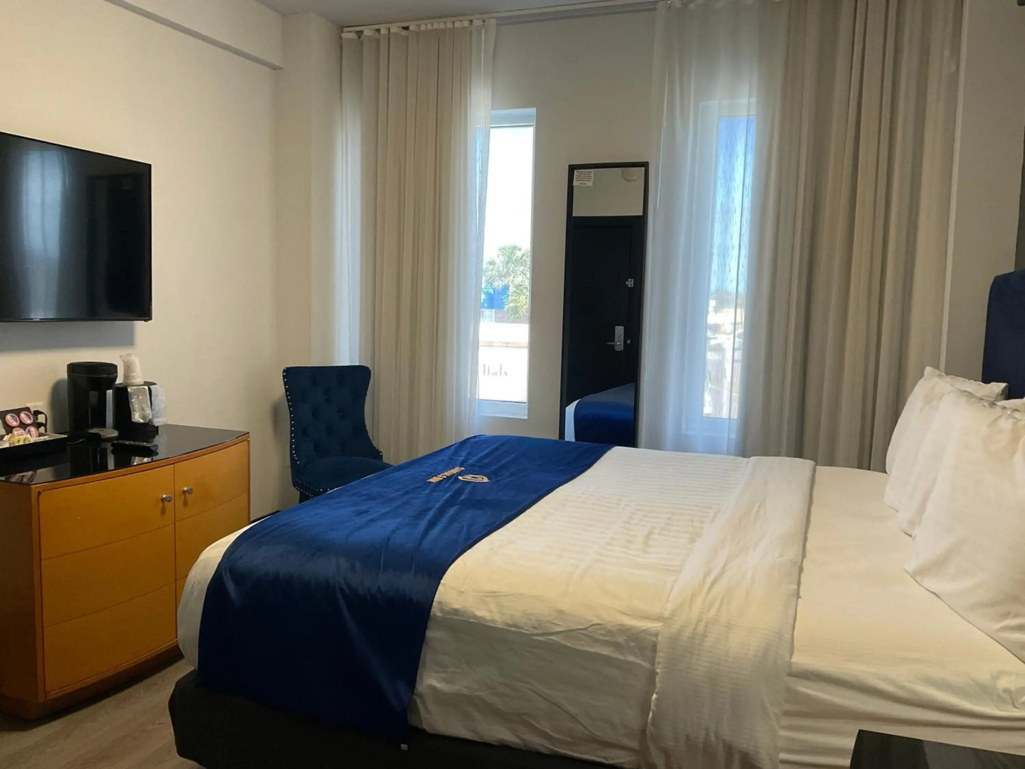Streamline Hotel