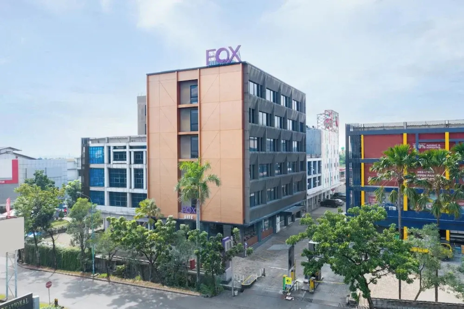 Fox Lite Hotel Cikarang