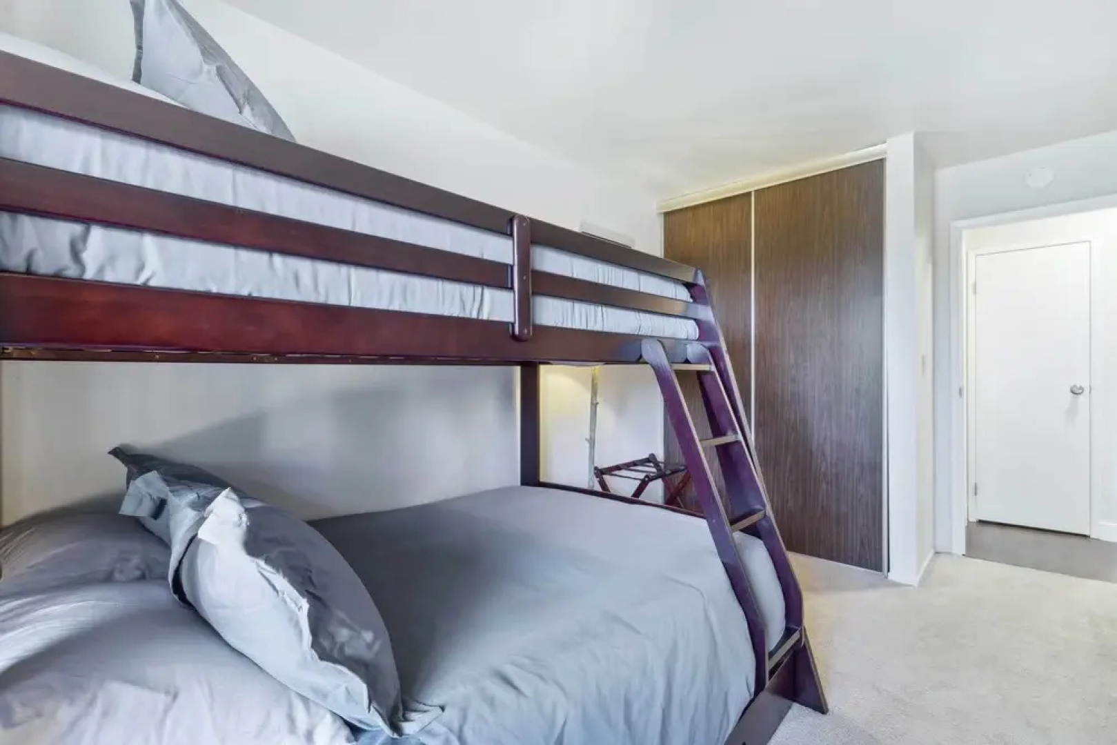 10 Mi to Palisades Tahoe! Condo w/ Game Room