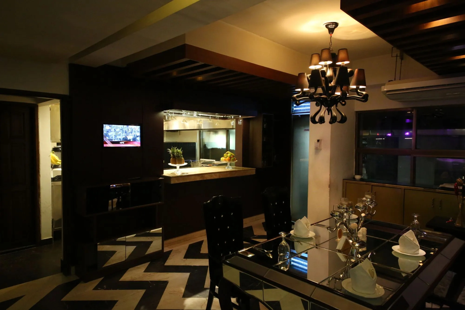 Monsoon Inn
