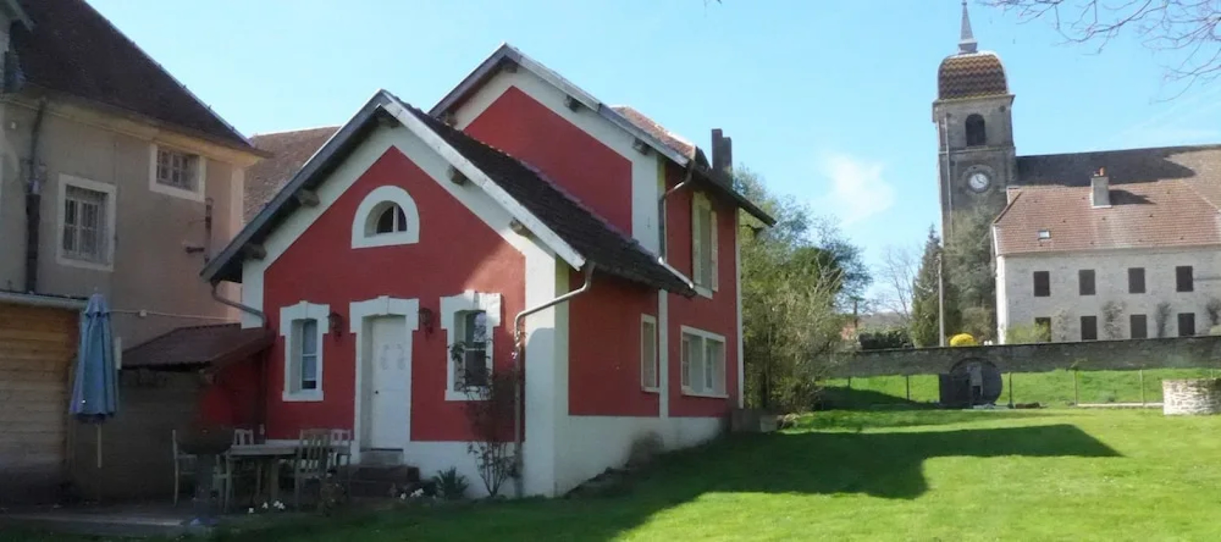 Petit Château Armand Bourgoin  B & B
