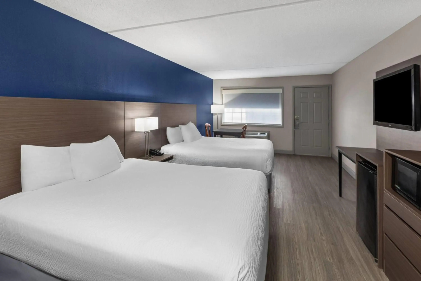 Angel Inn Near IMAX, a Travelodge by Wyndham