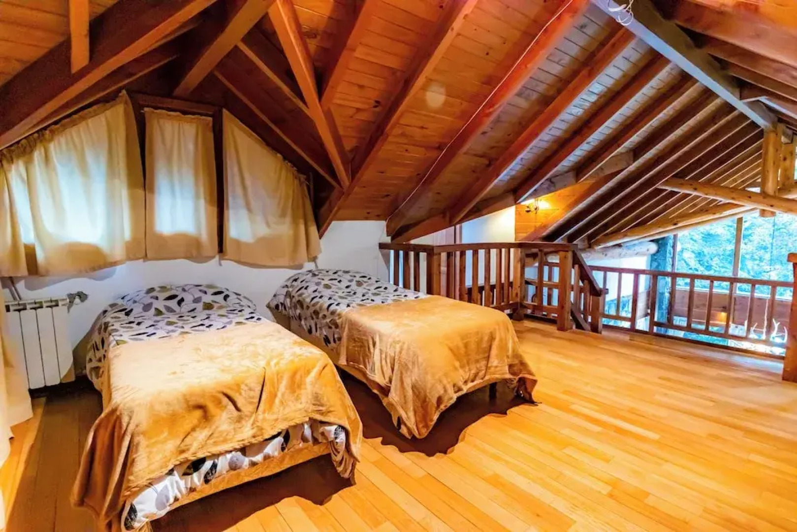 Amazing 5 Bedrooms Chalet in Villa Traful VT1 by Apartments Bariloche