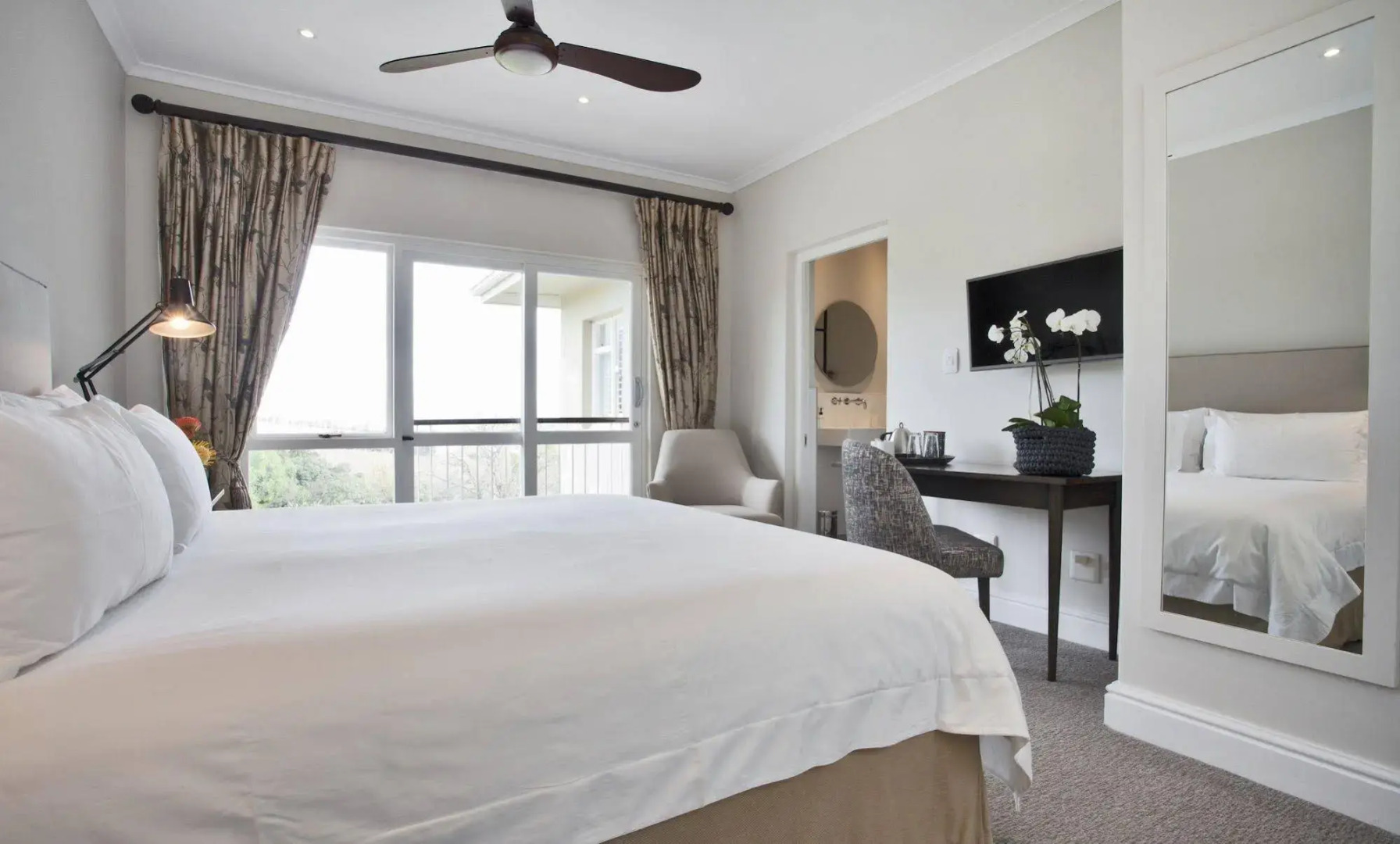 Sugarbird Manor at Protea Heights Farm