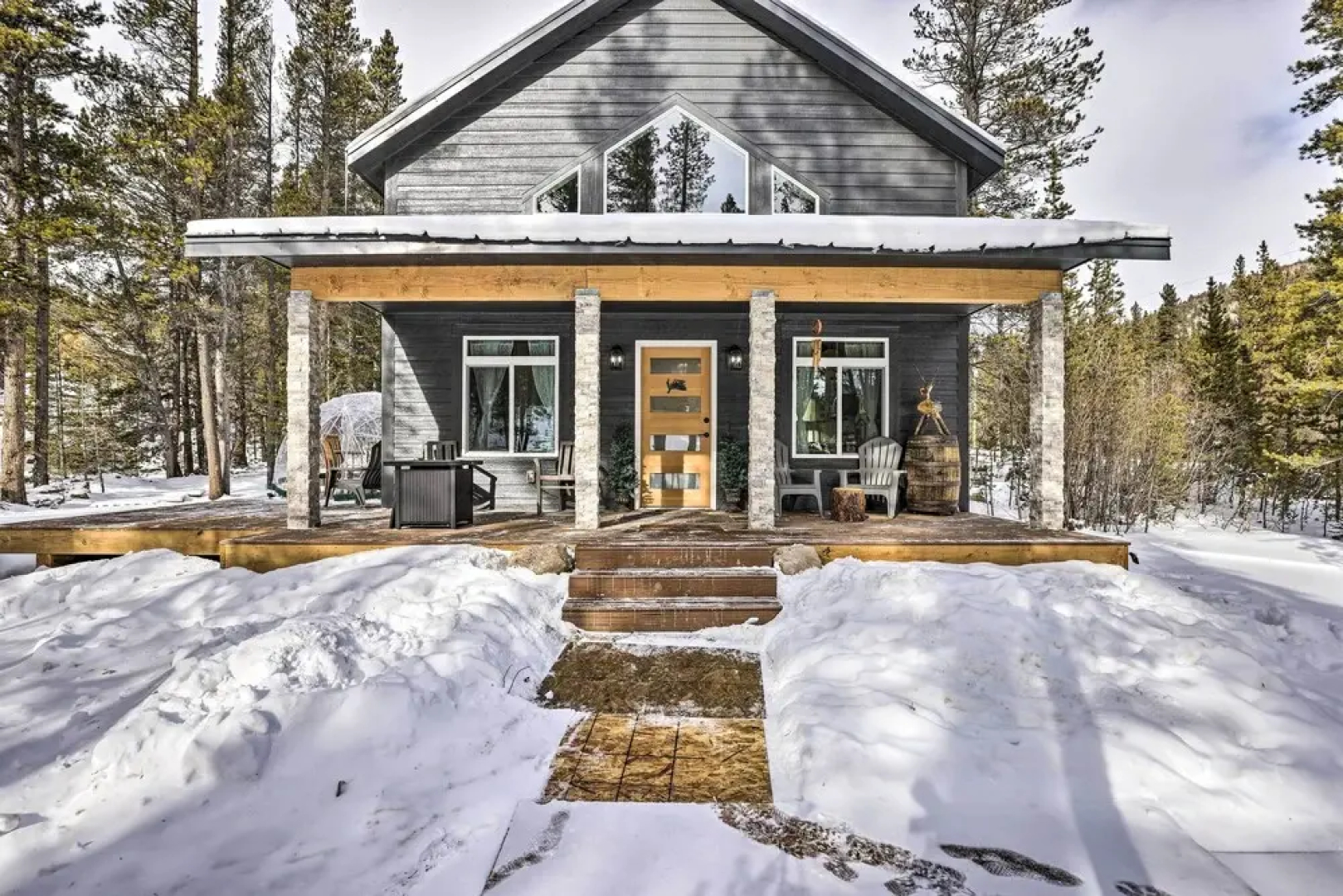 1 Mi to St Marys Glacier Trail: Modern Mtn Cabin!