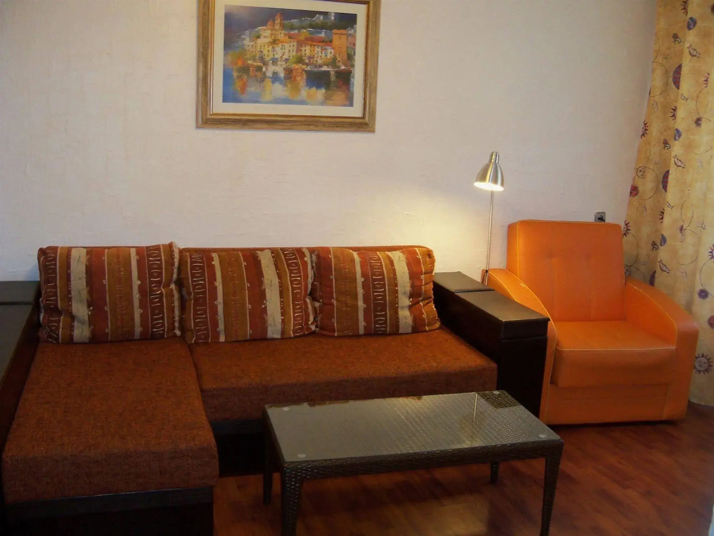 Апартаменты UKR Apartments