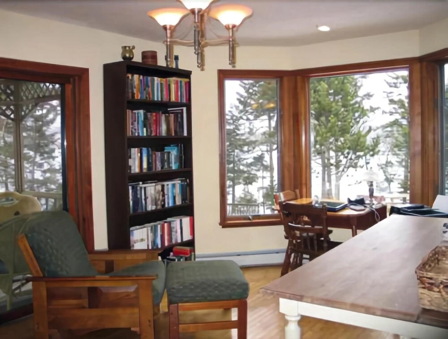 Coves End Surry - Three Bedroom Home with Hot Tub