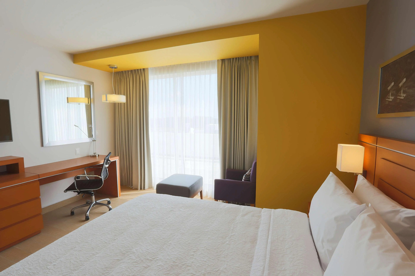 Hampton Inn & Suites by Hilton Paraiso