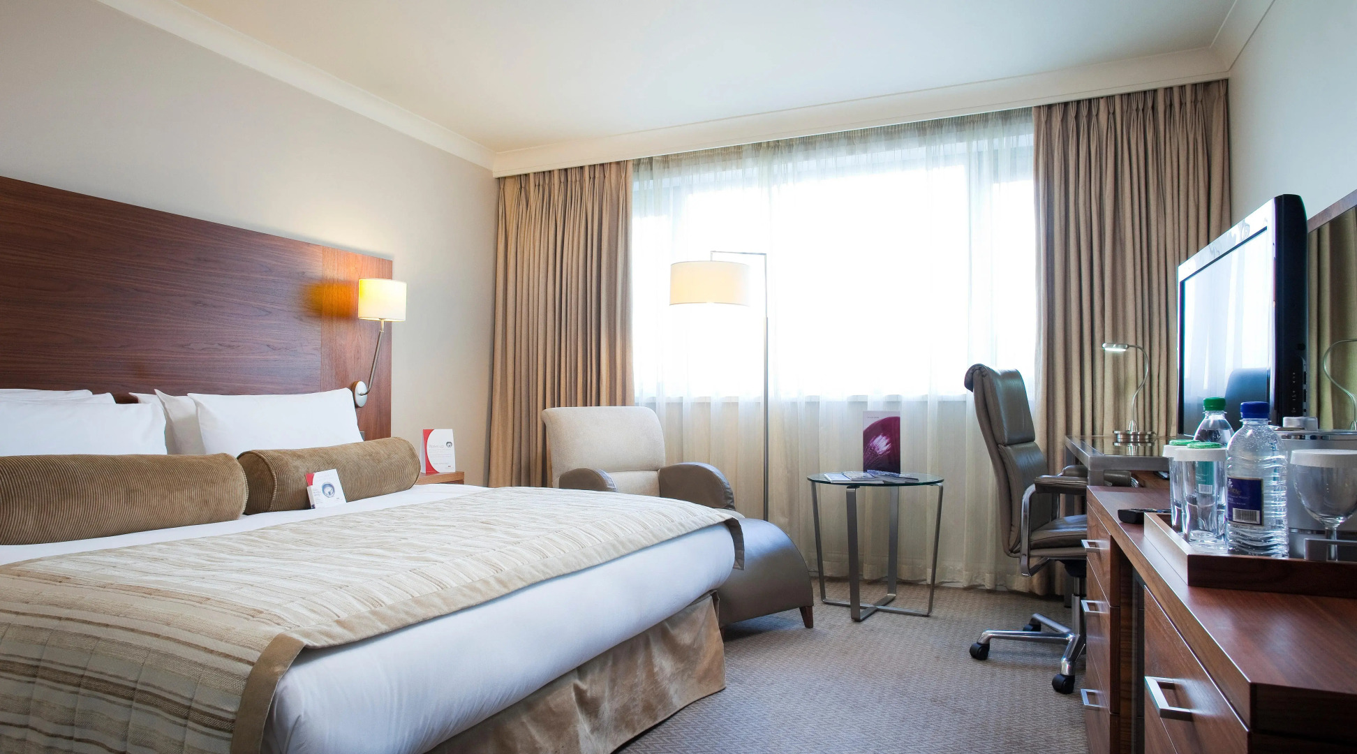 Crowne Plaza Manchester Airport by IHG