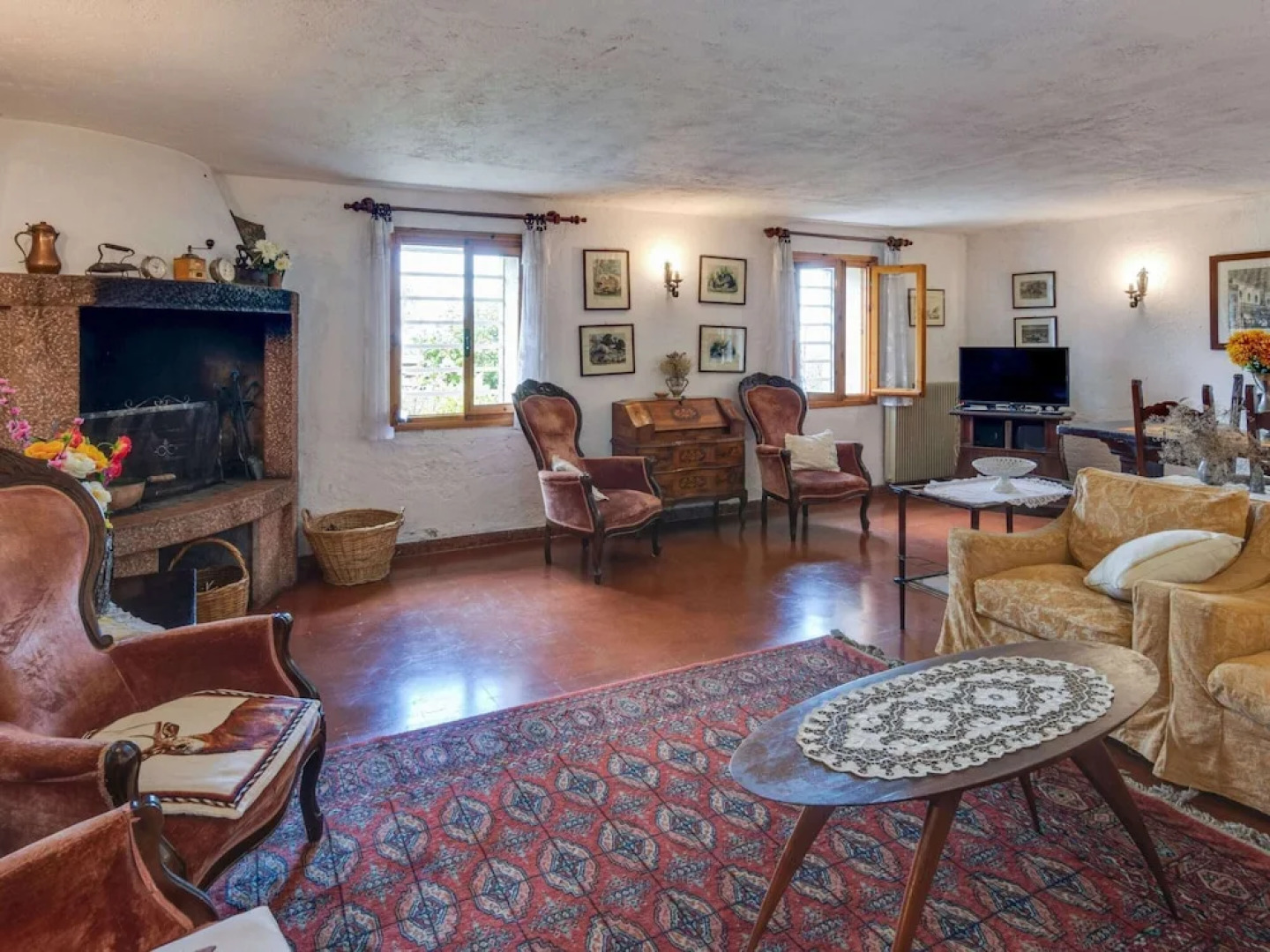 Cozy Detached House, Wide Garden, Wifi