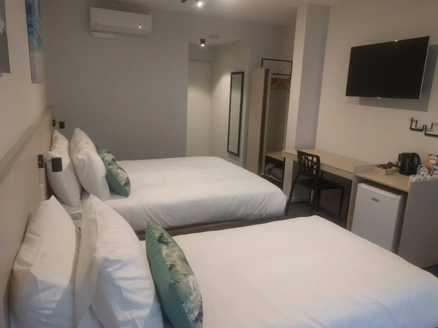 Nightcap at Kawana Waters Hotel