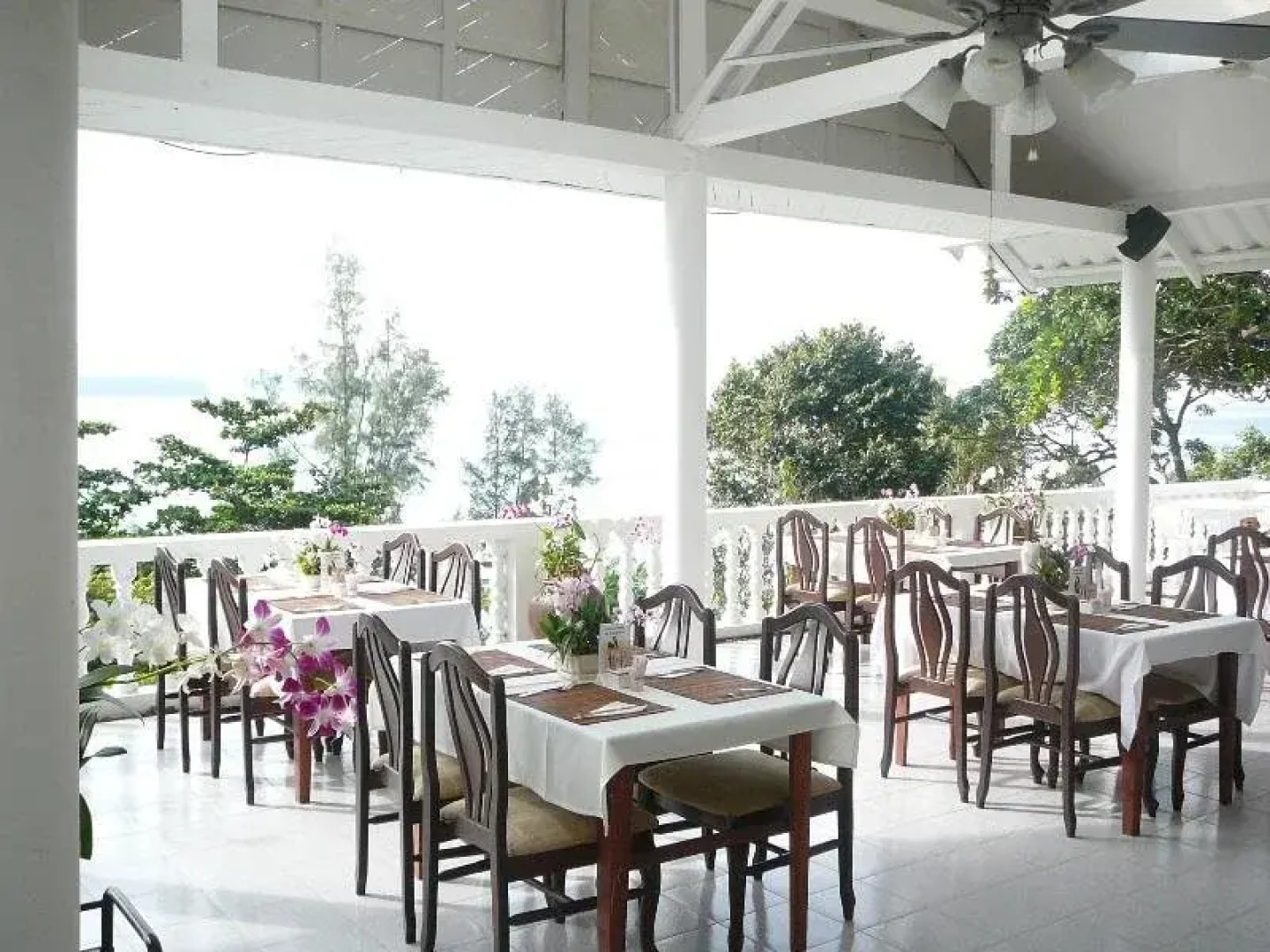 Karon Cliff Contemporary Boutique Bungalows