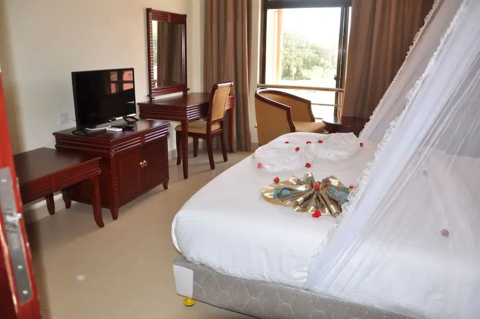 Luwa Evergreen Hotel