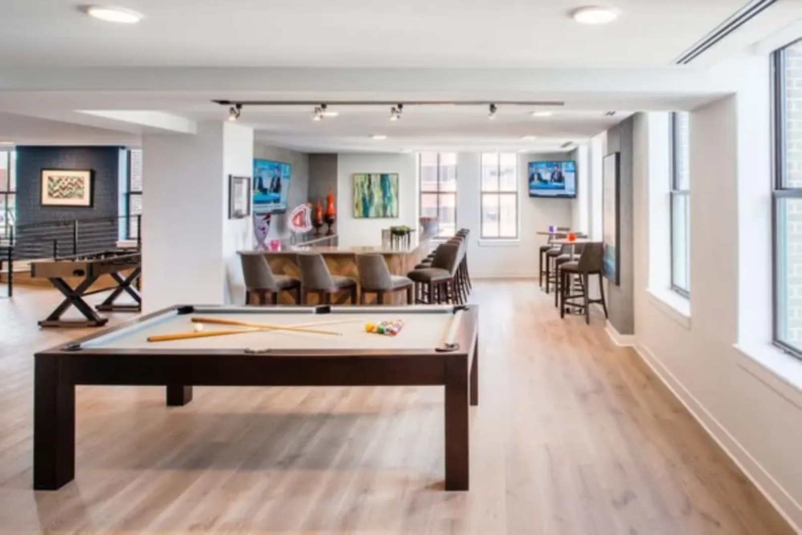 Global Luxury Suites at Light Street