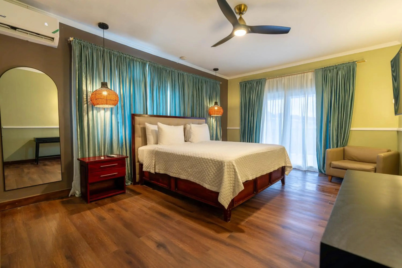 Travellers Beach Resort